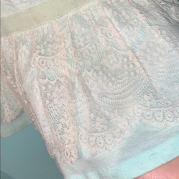 MINT LACE PEPLUM TOP - Picture 3 of 5